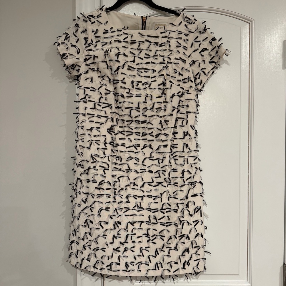 NWOT Sail to Sable Shift Dress Size 4 Black Cream Bow Textured